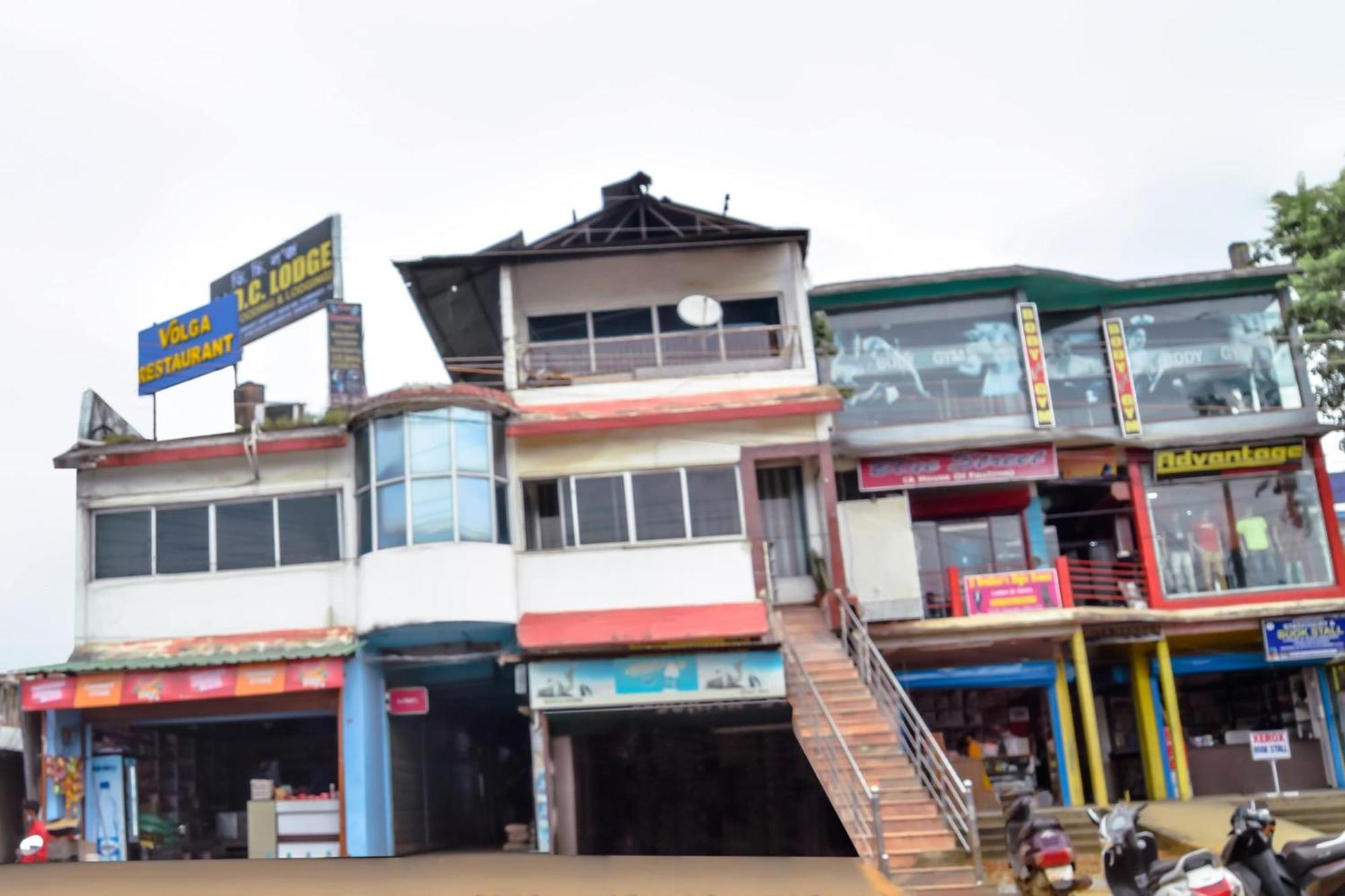 Hotel O Dc Lodge Kaharpara Bagian luar foto