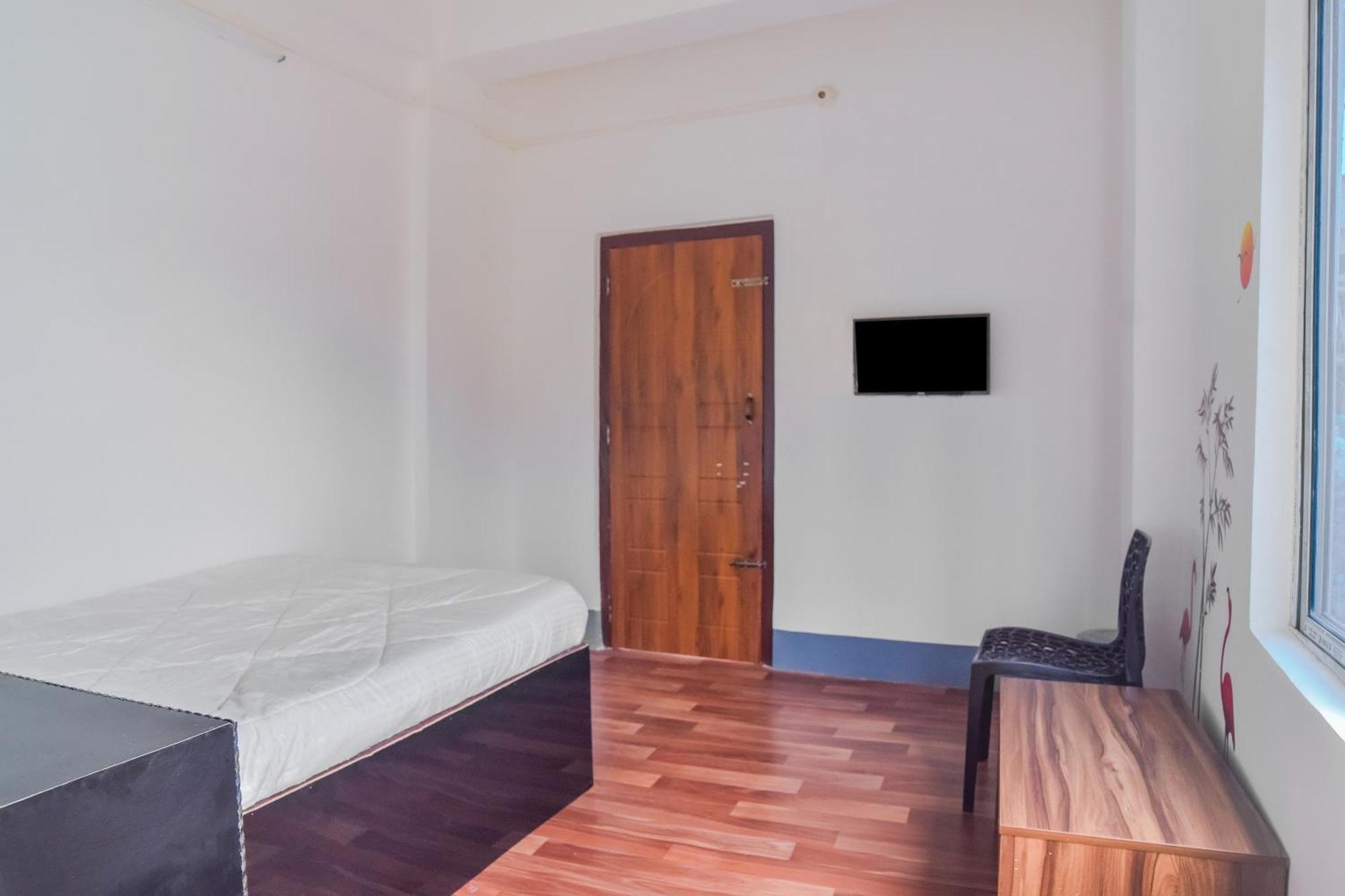 Hotel O Dc Lodge Kaharpara Bagian luar foto