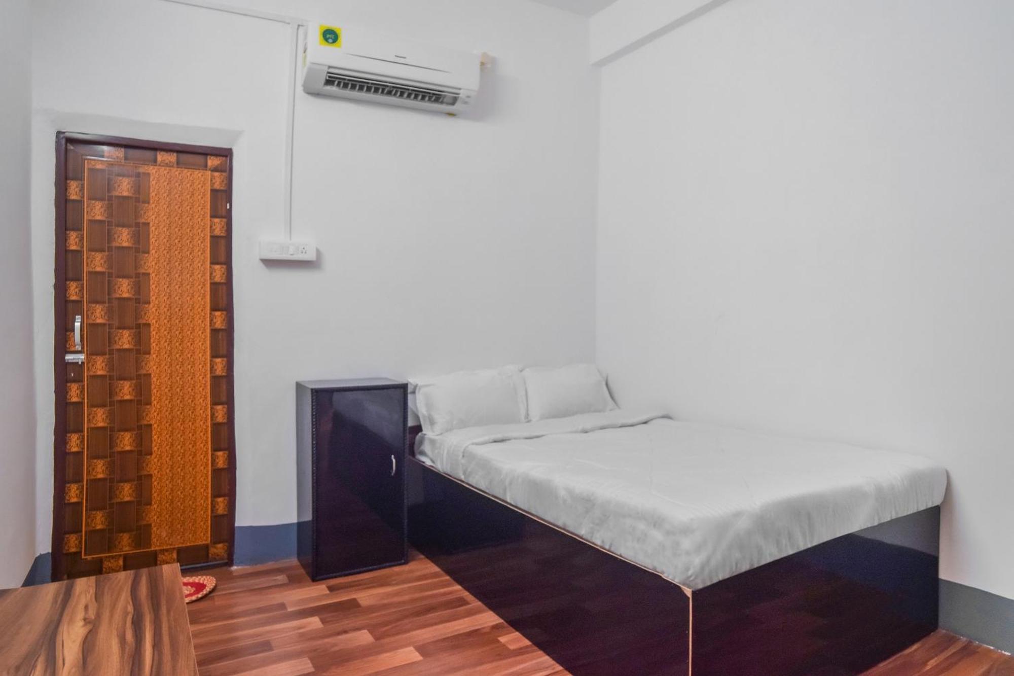 Hotel O Dc Lodge Kaharpara Bagian luar foto